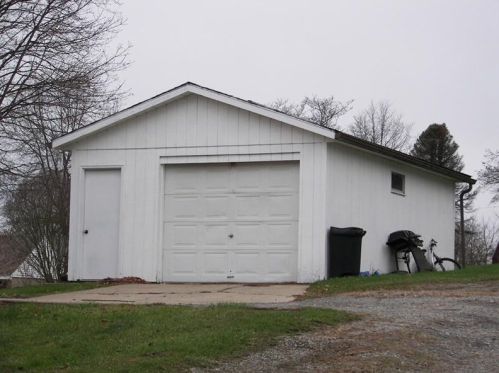 119 Johnetta Rd, Vandergrift, PA 15690-8216