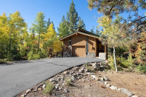 351 Skidder Trl, Truckee, CA 96161-3931