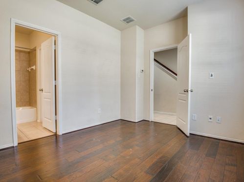 2140 Mcparland Ct, Carrollton TX 75006-2911 exterior