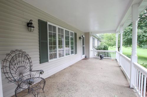 210 Meramec Dr, Spring Bluff, MO 63080-2131