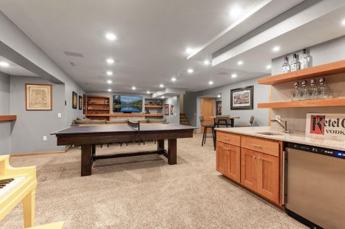 2332 Fieldstone Curv, Saint Paul MN  55129-6218 exterior