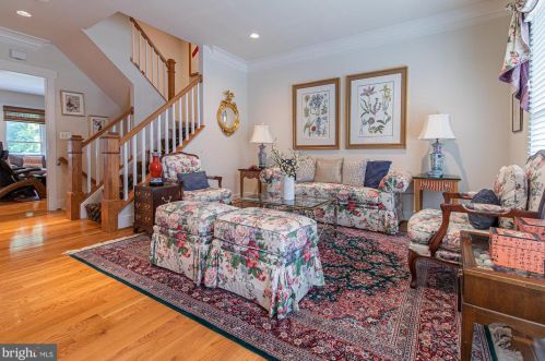 9524 Ament St, Silver Spring, MD 20910-1269