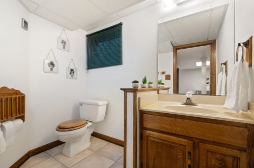 1217 Dogwood Ln, Carol Stream IL  60188-3322 exterior