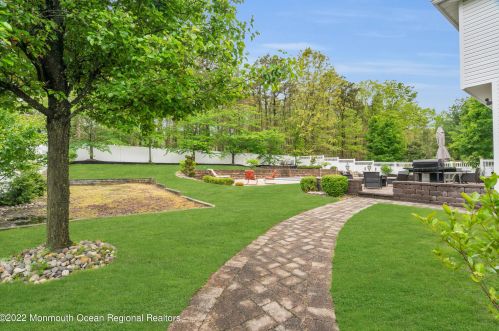 4 Springbrook Dr, Jackson Twp, NJ 08527-4367