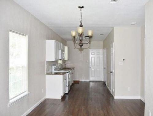 717 Davis Ave, Fort Worth TX  76104-5025 exterior
