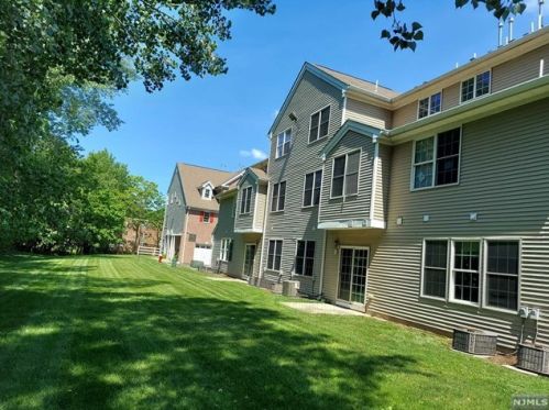 41 Birch St, Ridgefield Park, NJ 07660-2312