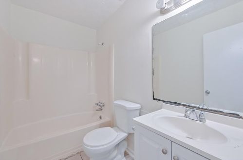 2843 Woodfield Dr, Rex GA 30273-2004 exterior