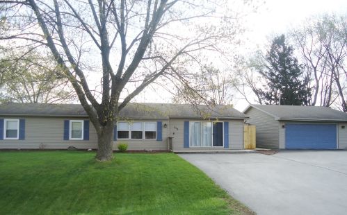 712 Helene St, Joliet, IL 60404-9374