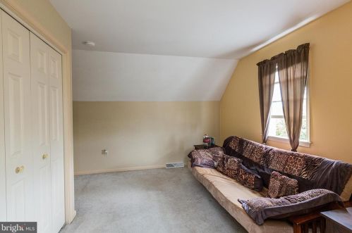 1740 Southport Dr, Lancaster PA  17603-9351 exterior