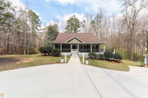 49 Fence Rd, Newnan, GA 30263-4104