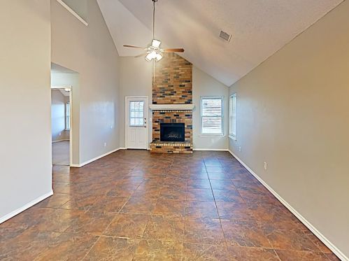 912 Simon Dr, Cedar Hill, TX 75104-7204