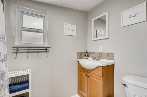 3070 Washington St, Englewood CO  80113-1672 exterior