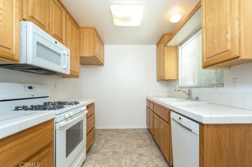 2373 Heather St, Simi Valley CA 93065-2618 exterior