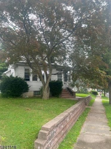 327 Linden Ave, Rahway, NJ 07065-4312