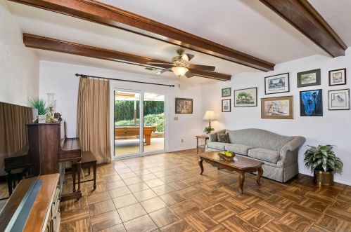 616 Estrelita Dr, Vista CA  92084-7926 exterior