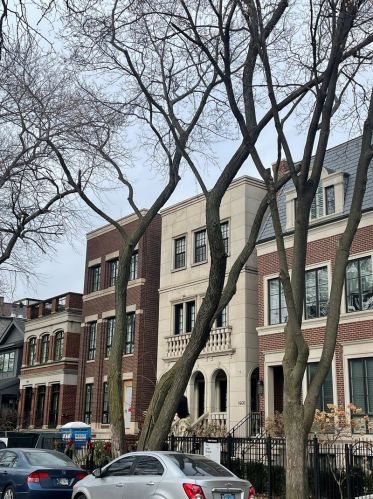 1462 Byron St, Chicago IL  60613-2829 exterior