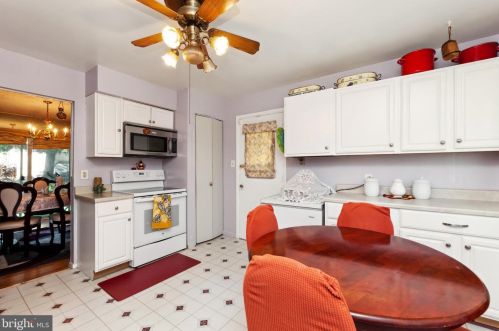 9504 Lawnsberry Ter, Silver Spring MD 20901-4714 exterior