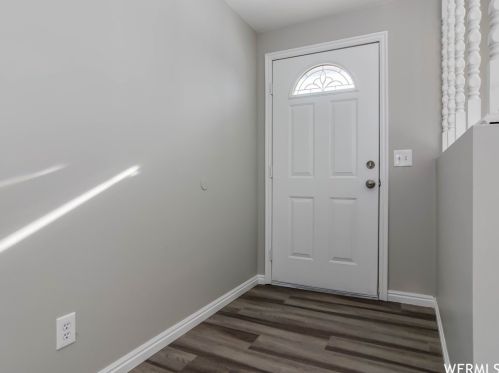 3812 Fairmount Cir, Taylorsville, UT 84084-1642