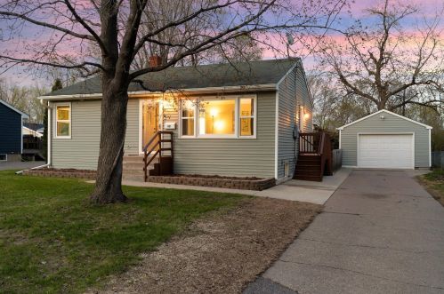 851 7 Ave, Saint Paul MN  55112-2715 exterior