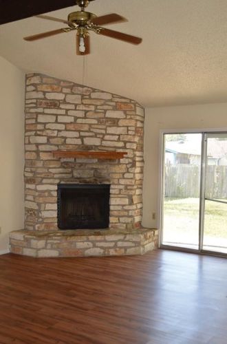 4703 Candletree Ln, Austin, TX 78744-4405