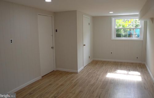 7635 Dunston St, Springfield VA  22151-2611 exterior