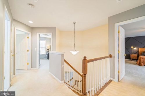 18799 Pier Trail Dr, Triangle VA  22172-2351 exterior