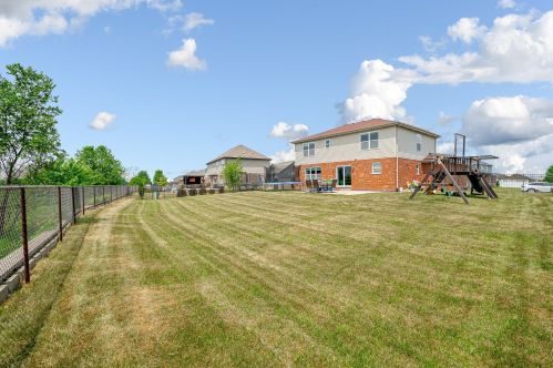 2348 Alta Vista Dr, Mokena, IL 60451-8804