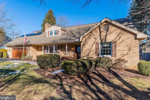 321 Orange St, Carlisle, PA 17013-3529