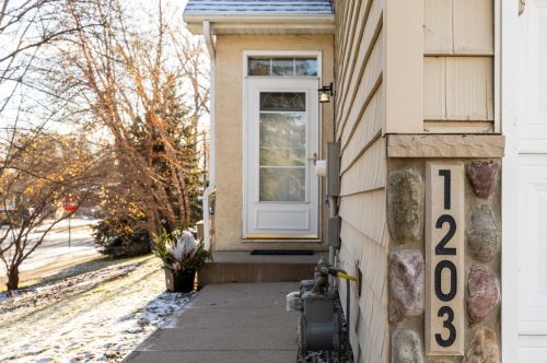 1203 Dupont Ln, Minneapolis MN  55444-2710 exterior