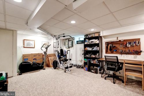 225 Gravers Ln, Philadelphia PA 19118-2802 exterior