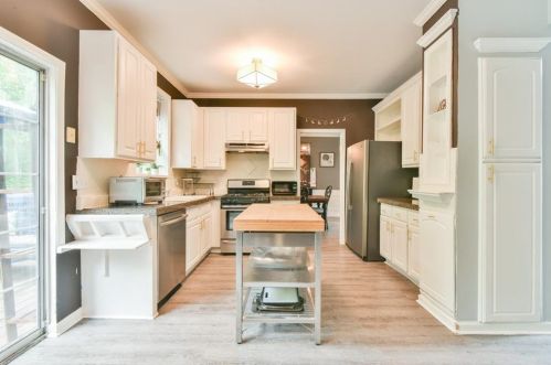 777 Chanson Dr, Marietta, GA 30064-5612
