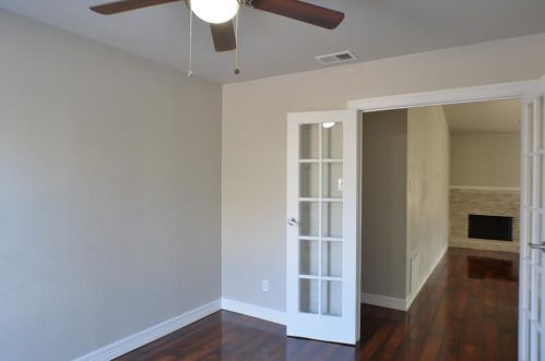 2006 Brentwood Ln, Carrollton TX exterior