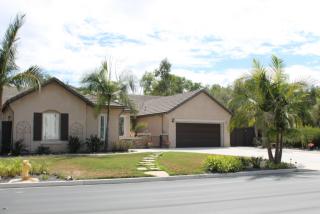 922 Parkwood Ave, Vista, CA 92081-8105