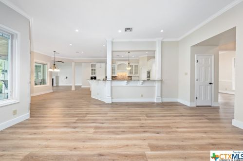 908 Cres Dr, Morgans Point TX 76513-6722 exterior