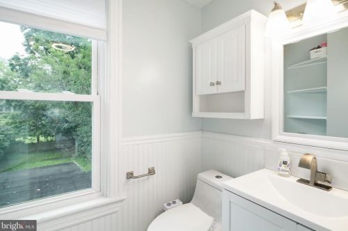 109 Center St, Tavistock NJ  08033-1803 exterior