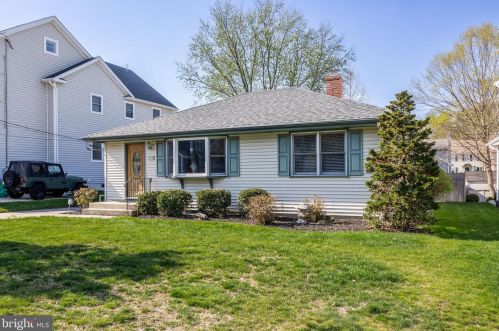 409 Cottage Ave, Tavistock NJ  08033-1605 exterior