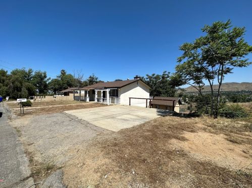 33380 Washington Dr, Yucaipa, CA 92399-2041