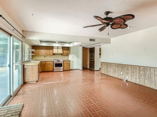 3130 Barton Rd, Carrollton TX 75007-3501 exterior