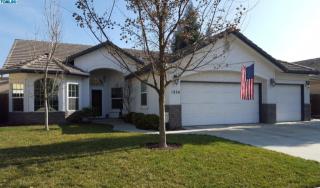 1334 Simon Ct, Visalia, CA 93292-4400