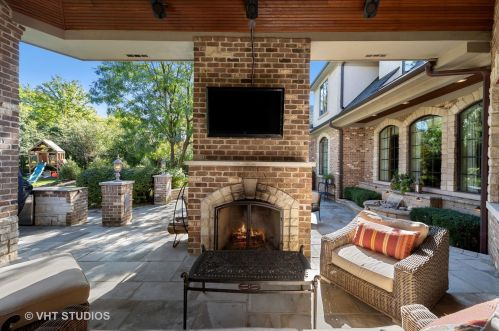 6403 Garfield Ave, Willowbrook IL  60527-5237 exterior