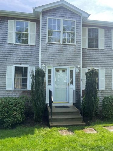 1 Lima Dr, Westerly, RI 02891-1111
