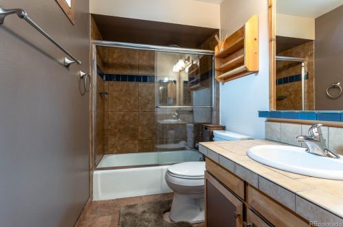 43 Newland Ct, Denver CO  80226-2137 exterior