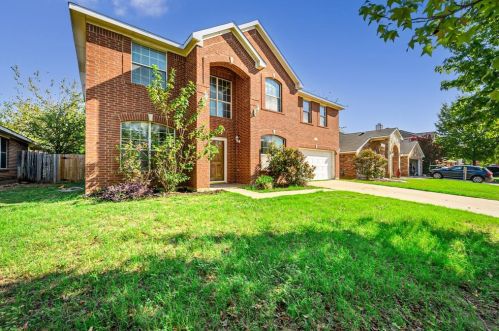 316 Sun Meadow Ln, Fort Worth TX  76140-5500 exterior