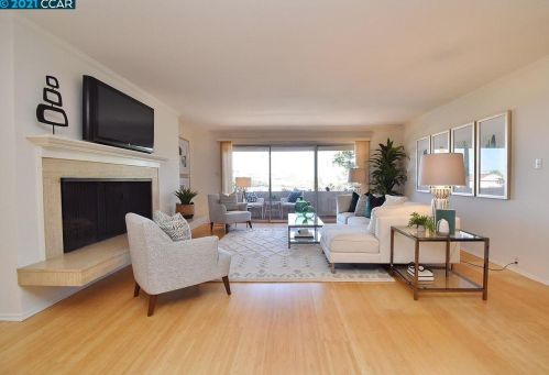 1401 Walnut St, Berkeley CA  94709-1472 exterior