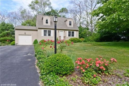 45 Red Oak Dr, Richmond, RI 02898-1146