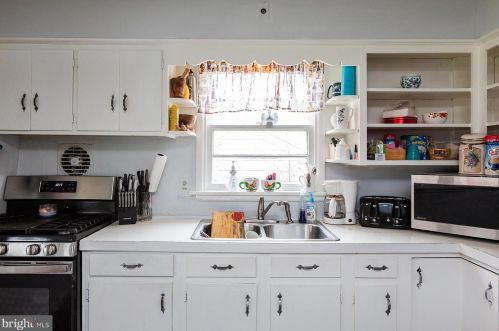 924 Rolridge Ave, Lancaster PA  17603-5739 exterior