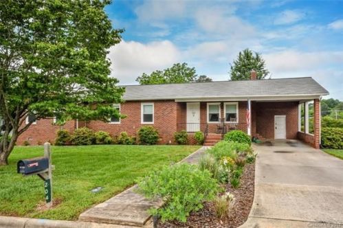 204 Rumple St, Bells Cross Roads, NC 28166-9779