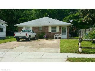 9473 Hickory St, Norfolk, VA 23503-3360