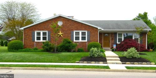 238 Moul Ave, Hanover, PA 17331-2035