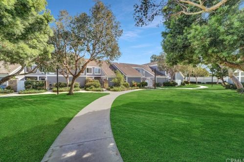3561 Windspun Dr, Huntington Beach CA  92649-2027 exterior